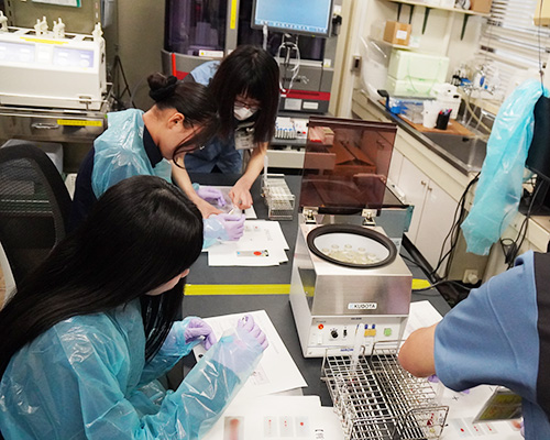 臨床検査体験ラボセミナー 血液型判定検査体験2
