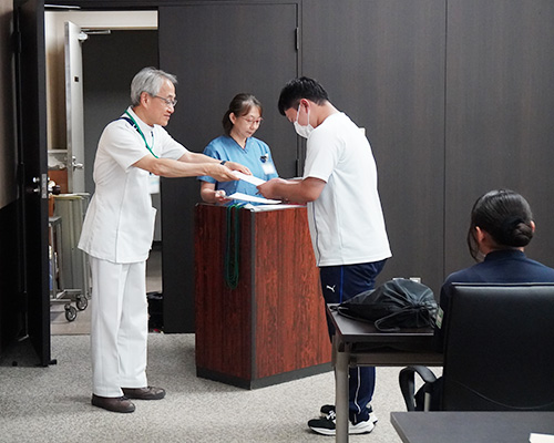 臨床検査体験ラボセミナー 修了証授与2